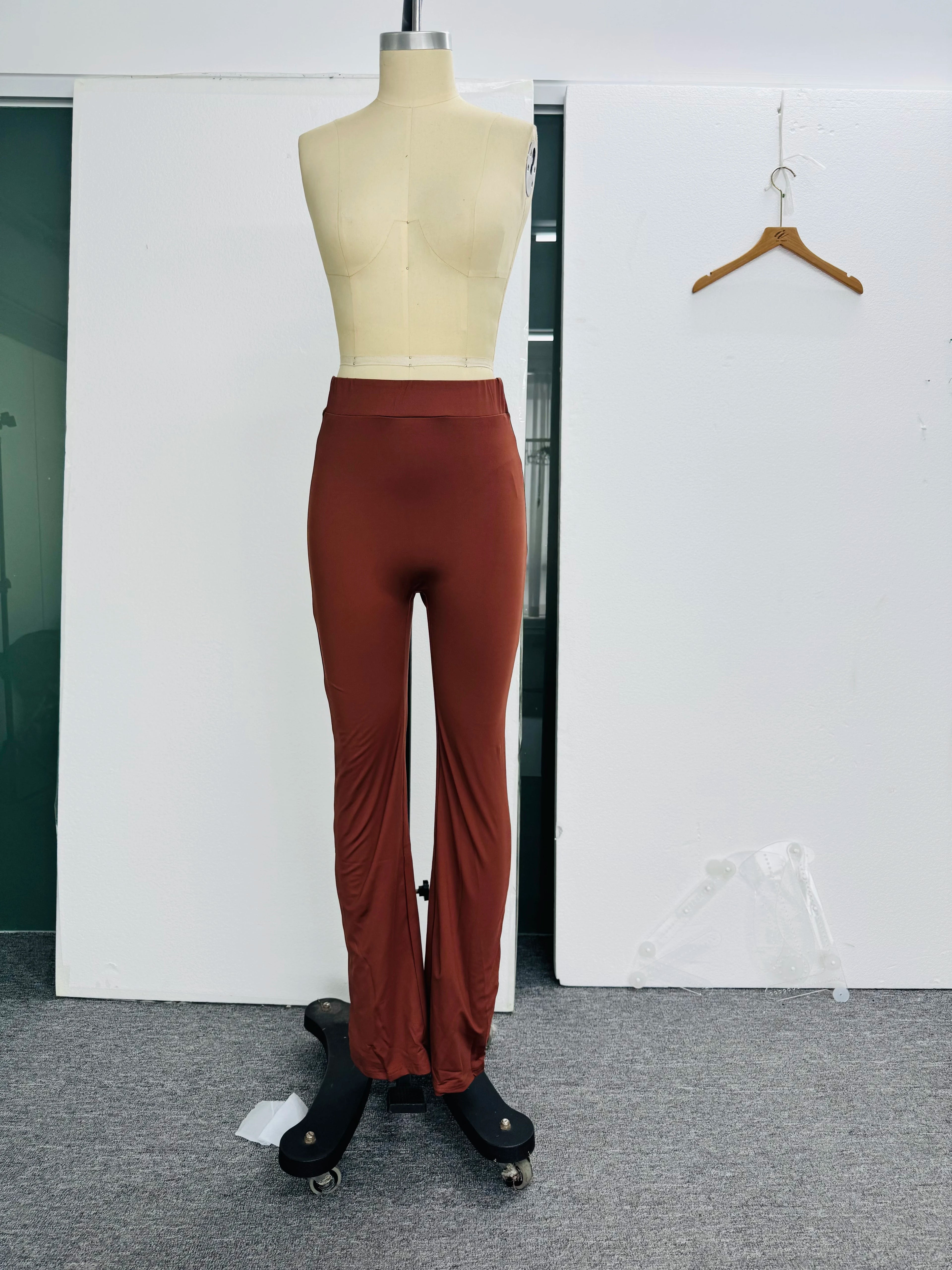 PleatFlare V-Back Pants