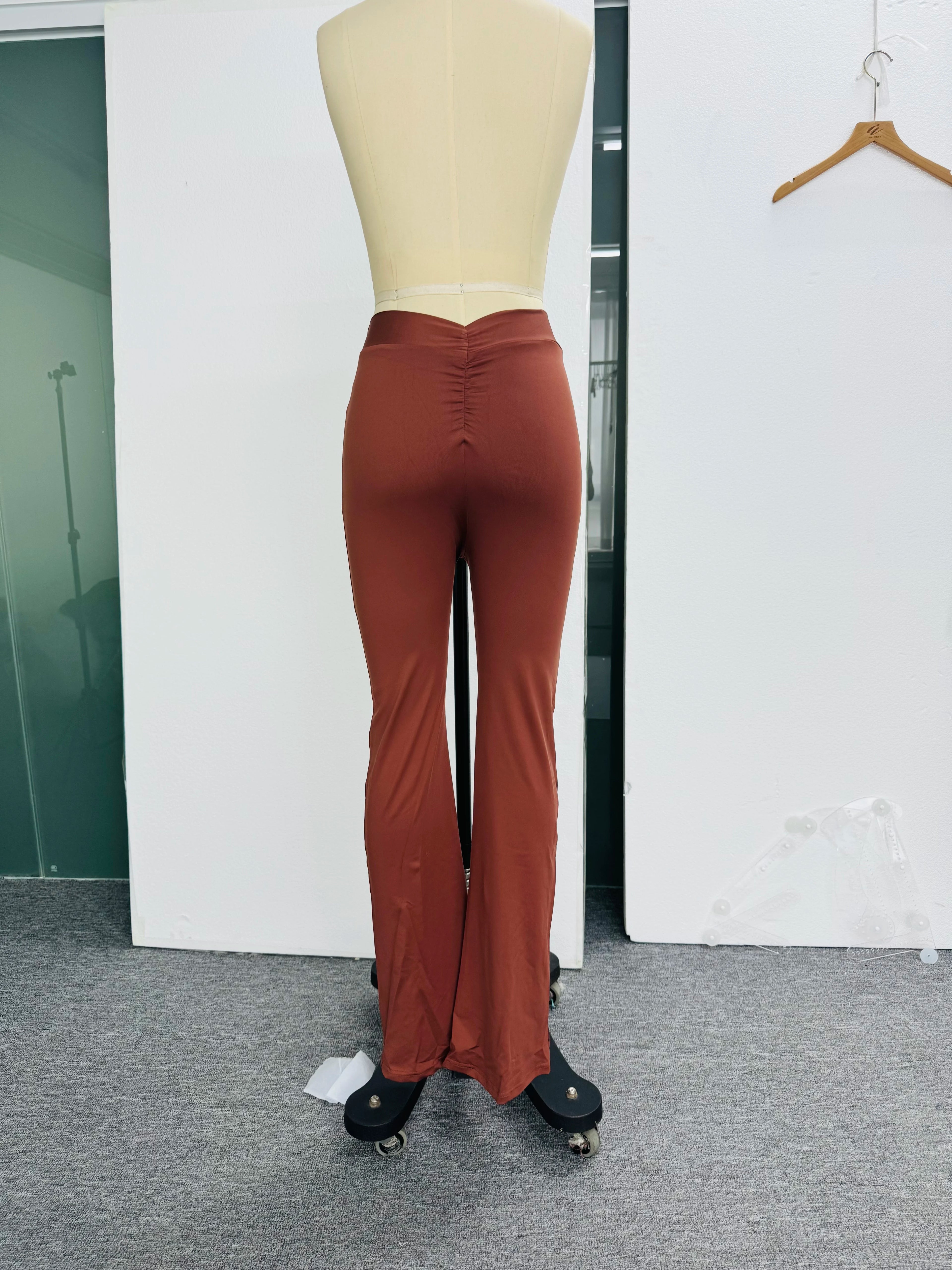 PleatFlare V-Back Pants