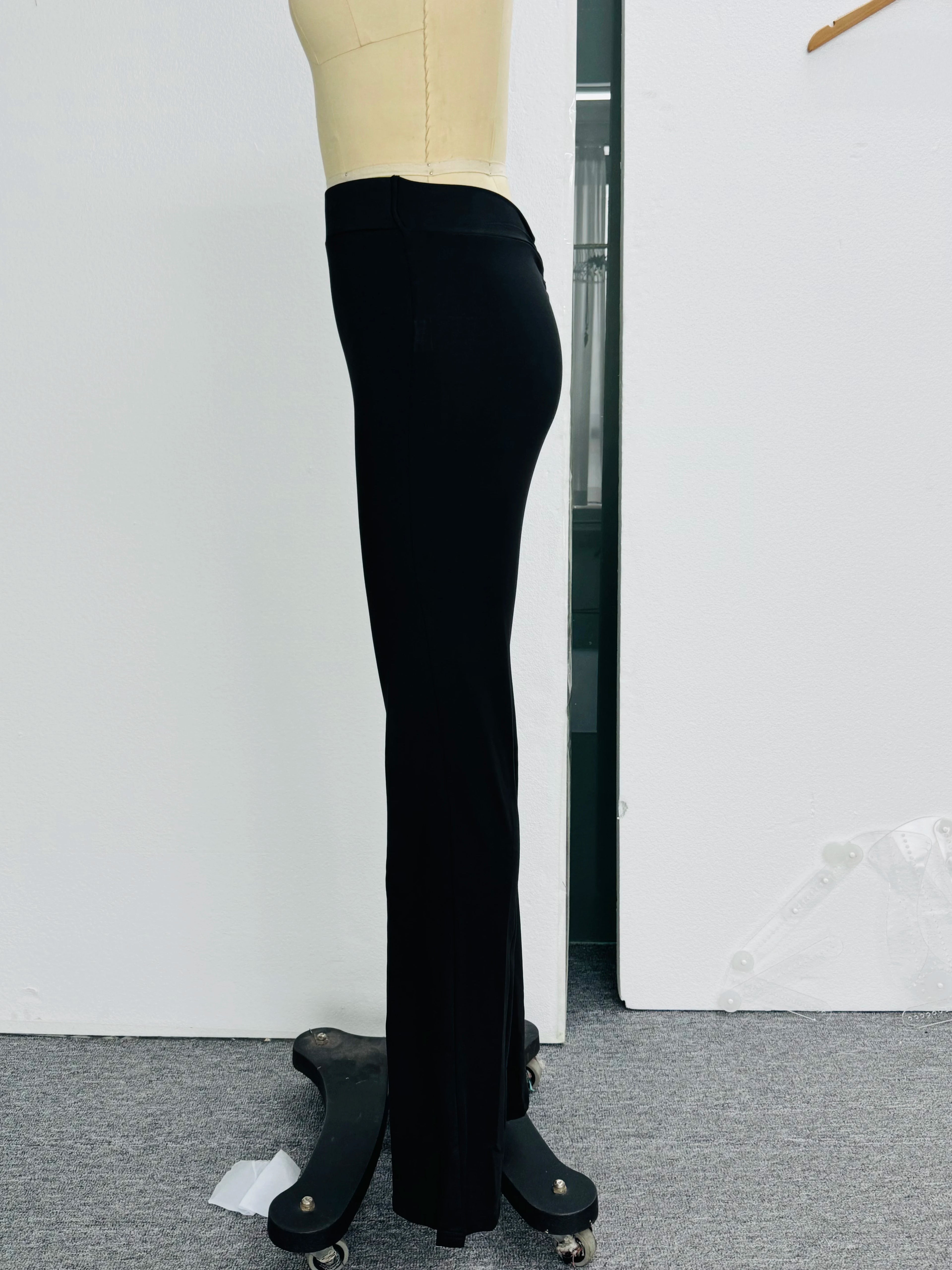 PleatFlare V-Back Pants